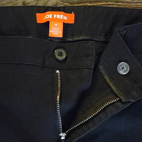 Size 10 Joe Fresh Black Skinny Jeans - Picture 4 of 4